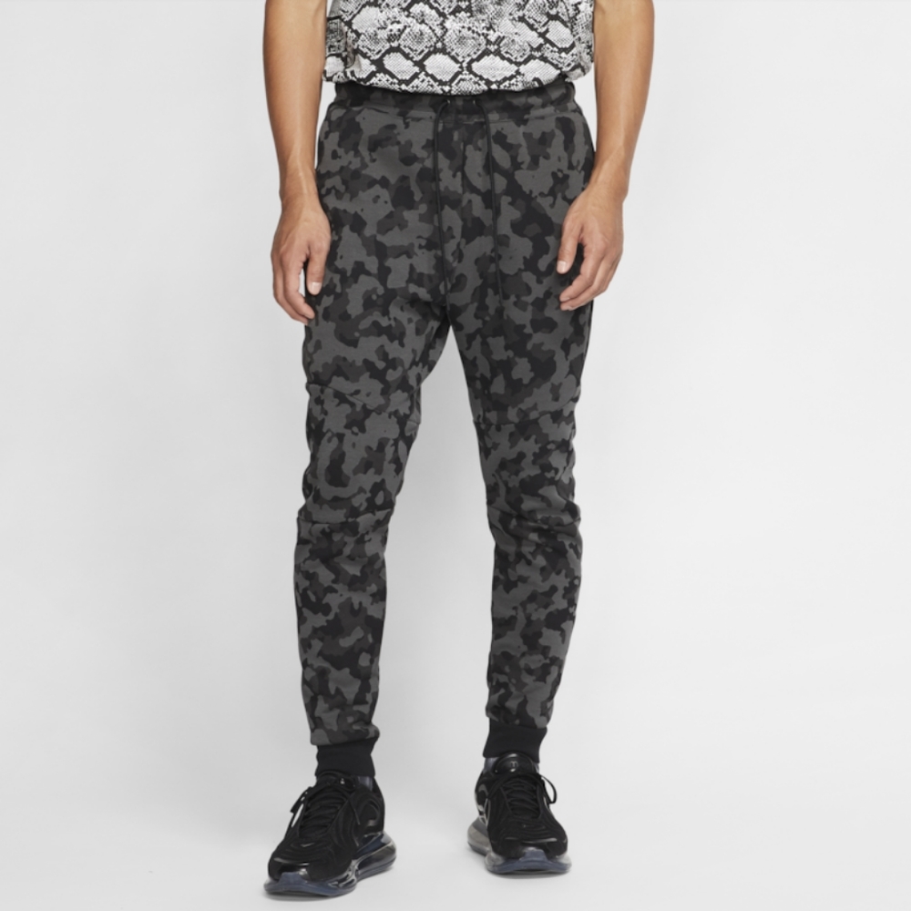 Nike tech fleece pants (camo)